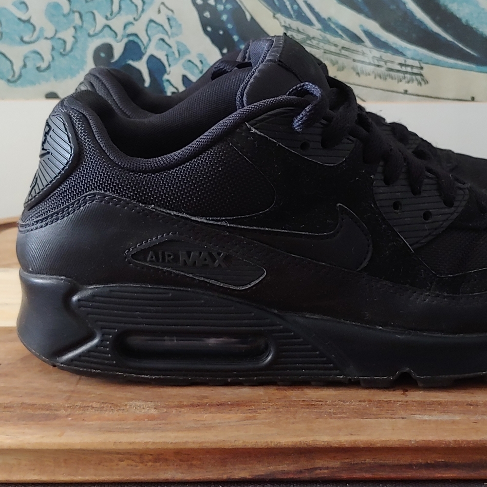 SOLD 🤝 Nike Air Max 90 Essential 'Triple Black' 2017